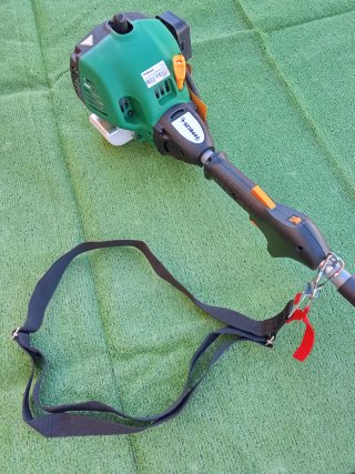 Desbrozadora de gasolina con accesorios