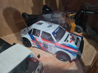 Coche RC UDIRC Blanco y Rojo