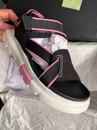 Sandalias Hugo Boss Negras y Rosas