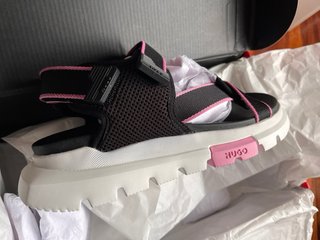 Sandalias Hugo Boss Negras y Rosas