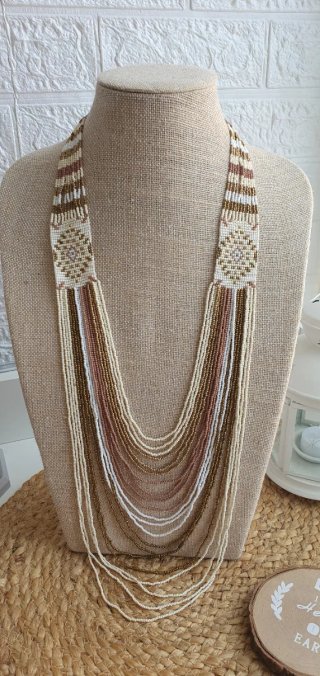 Collar Étnico Cuentas Beige y Dorado