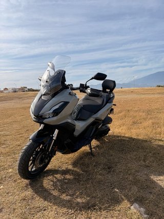 Honda ADV 350 - 9000km Impecable