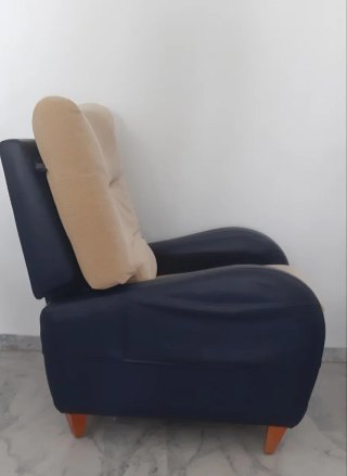 Sillón reclinable beige y azul