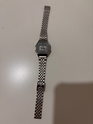 Reloj Casio Digital Plateado