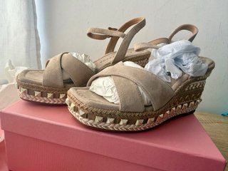 Sandalias Alma en Pena Beige