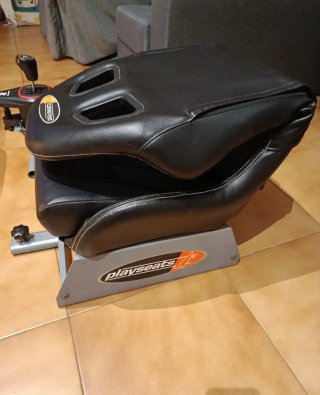 Volante T248R + TH8S + Playseat PRO