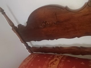 Cama antigua de madera y regalo colchas