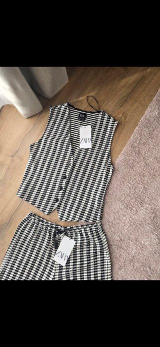 Conjunto Chaleco y Pantalón Zara.  Nuevo