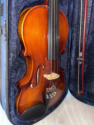 Violín 4/4 con arco y accesorios