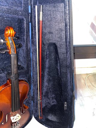 Violín 4/4 con arco y accesorios