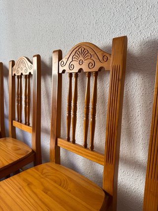 Juego de 4 sillas de comedor de madera