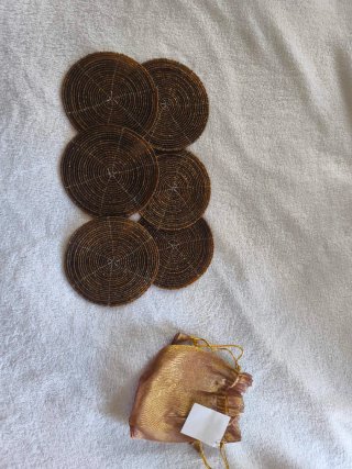 Sottobicchieri rotondi in perline di vetro
