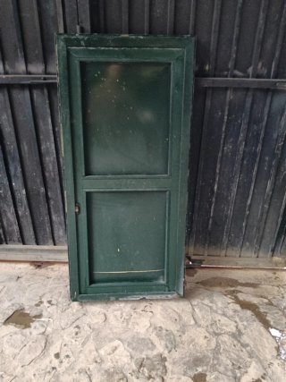 Puerta aluminio verde usada medidas 0.60 anch 1.30