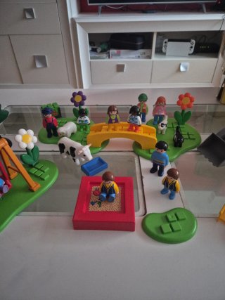 LOTe Playmobil 1 2 3 Parque Infantil, escavadora .
