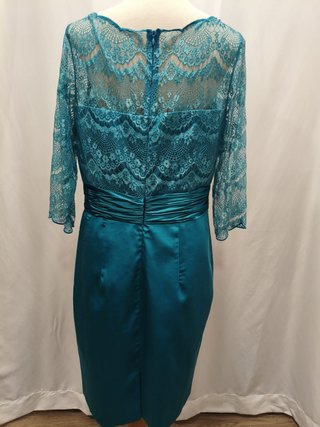 Vestido fiesta turquesa encaje