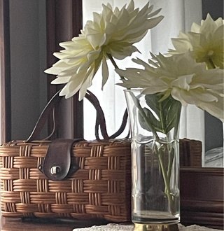 Bolso antiguo mimbre y cuero