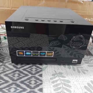 Equipo de música Samsung con 2 altavoces