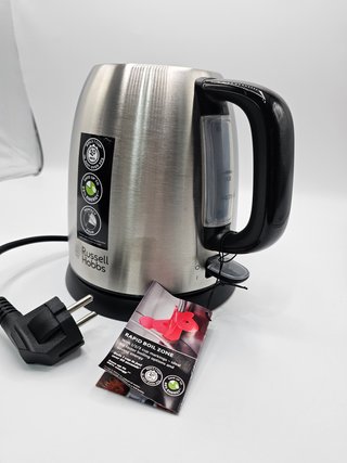 Hervidor Eléctrico Russell Hobbs Adventure 1L leer