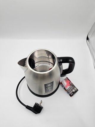 Hervidor Eléctrico Russell Hobbs Adventure 1L leer