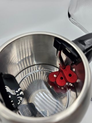 Hervidor Eléctrico Russell Hobbs Adventure 1L leer
