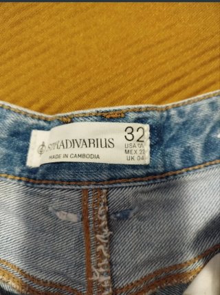 Vaqueros cortos Stradivarius Talla 32