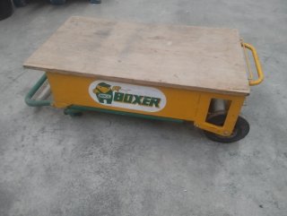 Mesa de trabajo plegable con ruedas