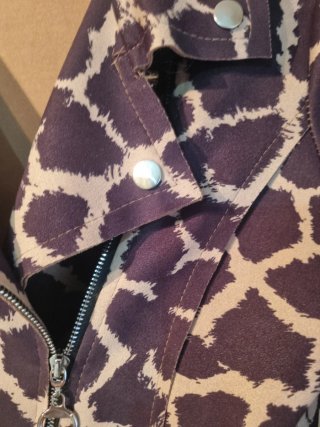 Chaqueta ante estampado animal
