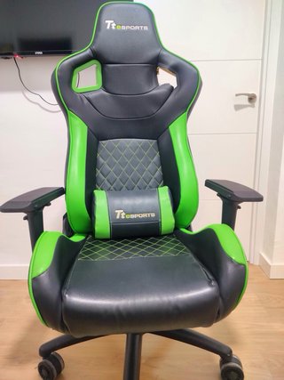Silla Gaming Tt eSPORTS con cojín