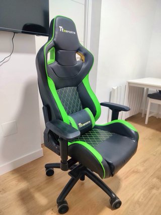 Silla Gaming Tt eSPORTS con cojín