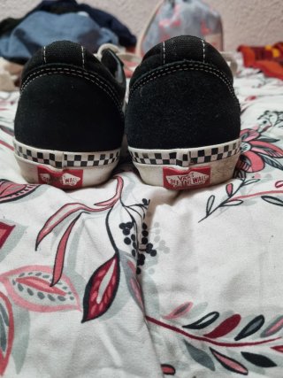 Zapatillas Vans Negras y Blancas