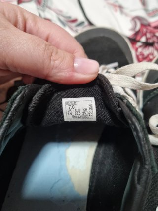 Zapatillas Vans Negras y Blancas