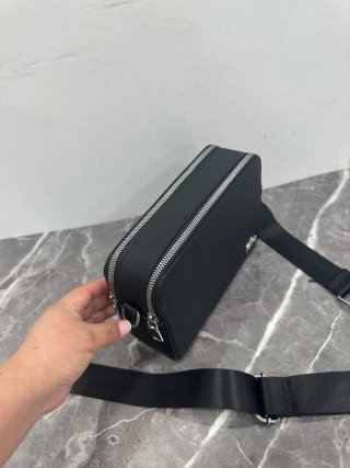 Borsa a tracolla nera da uomo Lacoste