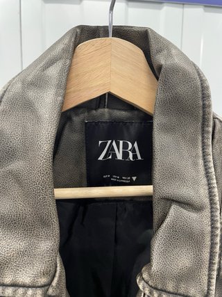 Chaqueta Zara efecto piel Talla L