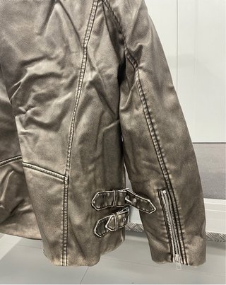 Chaqueta Zara efecto piel Talla L