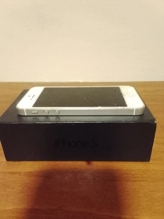 iPhone 5 16GB Blanco pantalla rota con caja