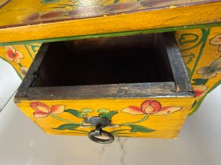 Antiguo joyero altar tibetano madera S. XX