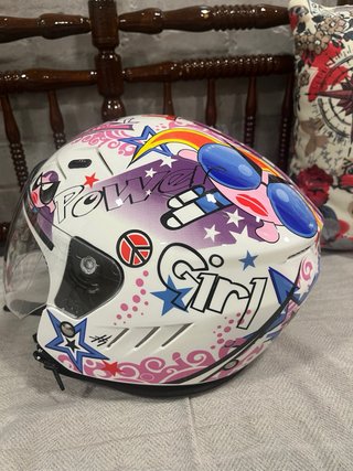 Casco Shiro blanco con diseño divertido