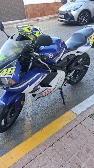 Yamaha YZR 50cc Deportiva Azul/Blanca
