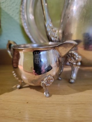 Juego de té de metal plateado