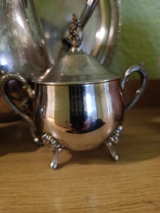 Juego de té de metal plateado