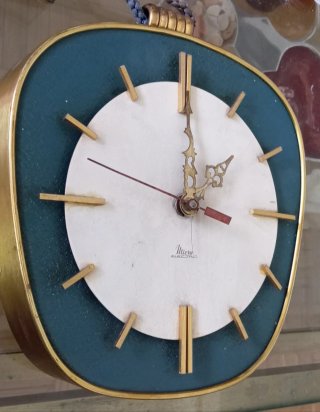 Reloj Junghans dorado y verde
