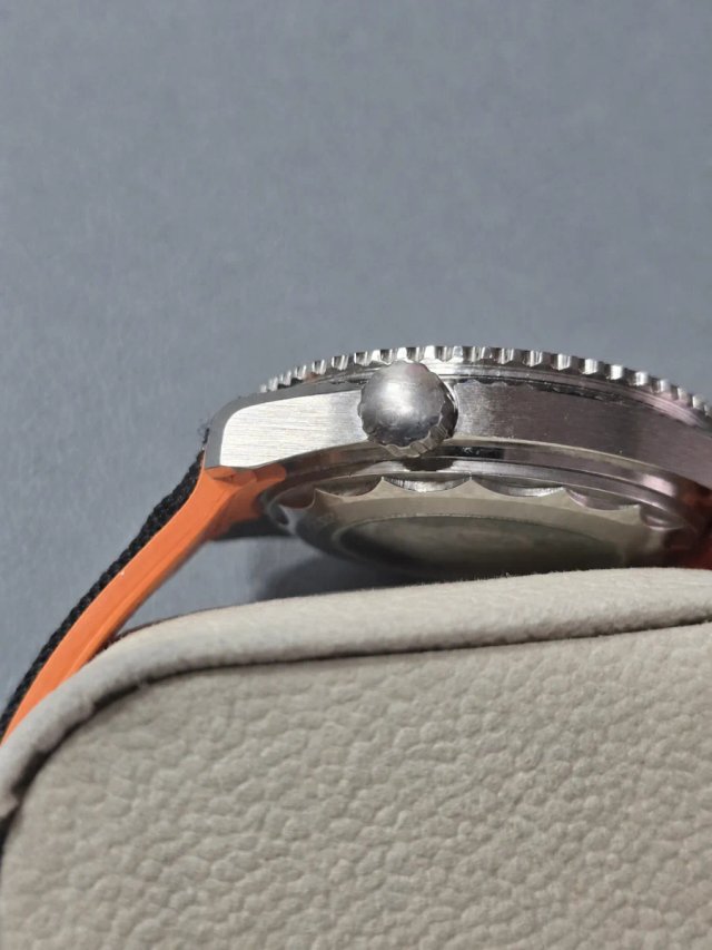 Reloj Seamaster Diver Negro/Naranja