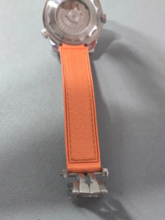 Reloj Seamaster Diver Negro/Naranja