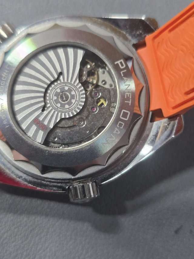Reloj Seamaster Diver Negro/Naranja