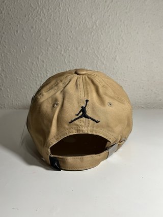 Gorra Jordan Beige mostaza