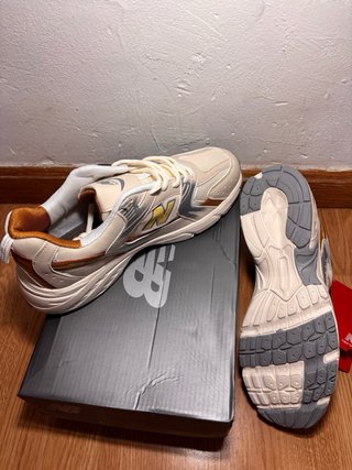 New Balance 930 Beige/Marrón
