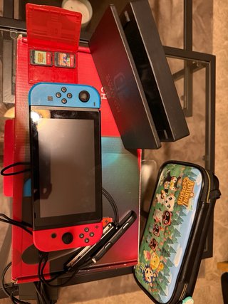 Nintendo Switch Azul y Rojo. Precio no negociable