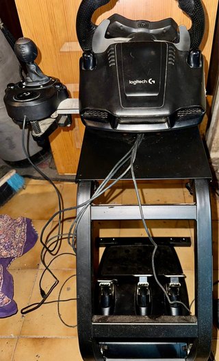 Volante Logitech G29 con Pedales