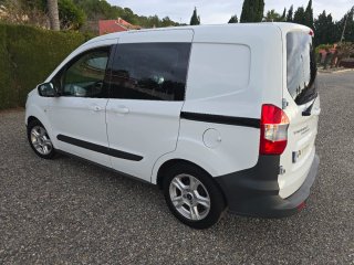 Ford E-Transit Courier 2019