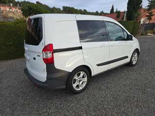 Ford E-Transit Courier 2019